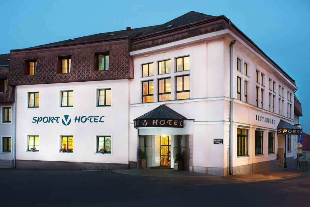 Sport-V-Hotel Hrotovice Exteriör bild